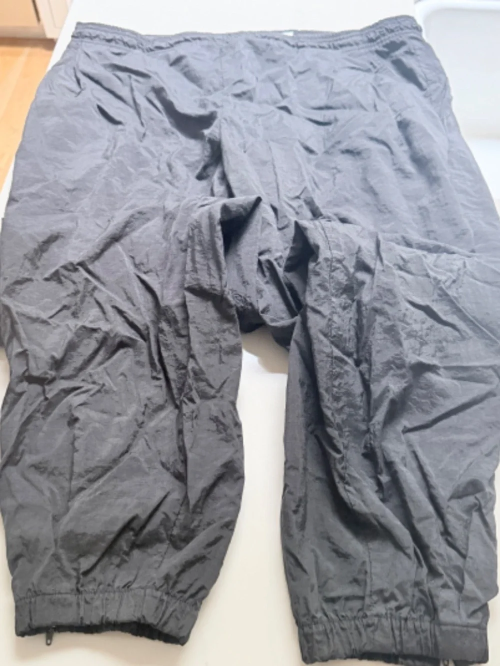 Vintage NIKE nylon crinkle-knit workout pants